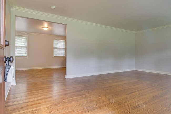 Photo - 4736 Danby Dr House