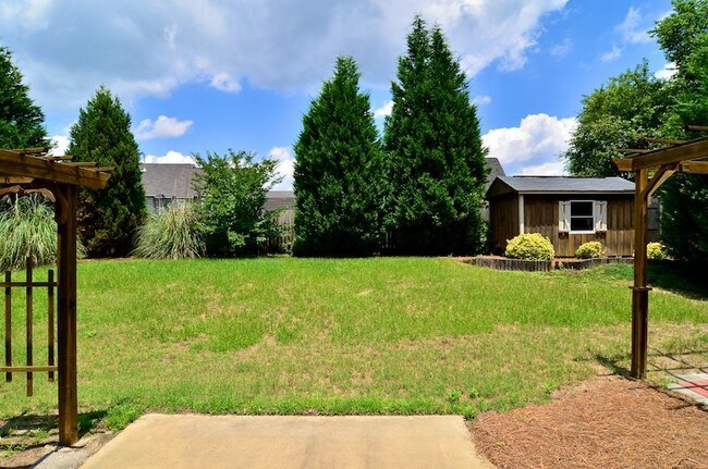 Building Photo - 305 Providence Plantation Cir
