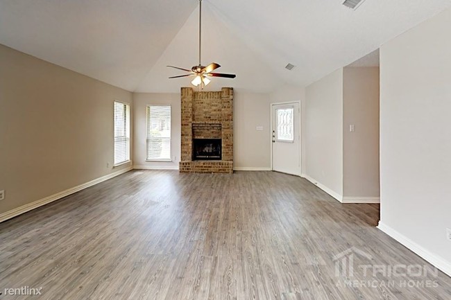 Building Photo - 1112 Appleton Dr