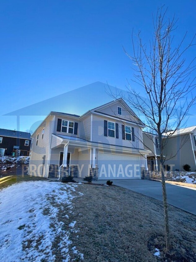 Foto principal - Modern, four bedroom home in a quiet neigh...