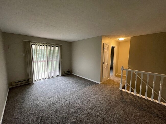 Foto del edificio - Three bedroom one bathroom townhouse for rent