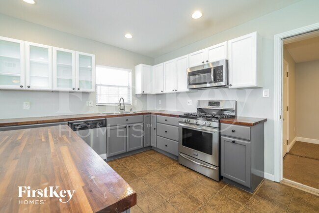 Building Photo - 1501 Berwyn Rd