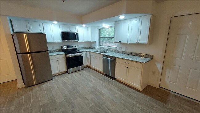 Foto del edificio - 9700 SW 209th Ct
