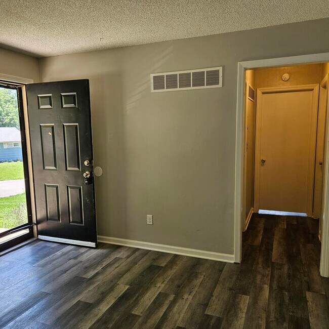 Foto del edificio - Charming Single-Family Home with Modern Fe...