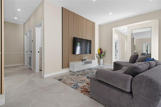 Building Photo - 14840 NE 8th Ave