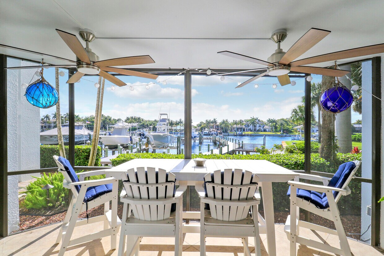 Primary Photo - 515 Bay Colony Dr N