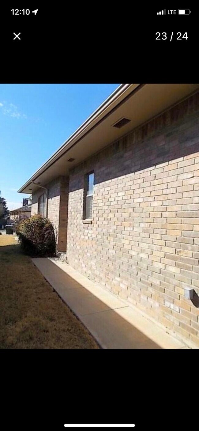 Foto del edificio - 205 Village Oaks Dr