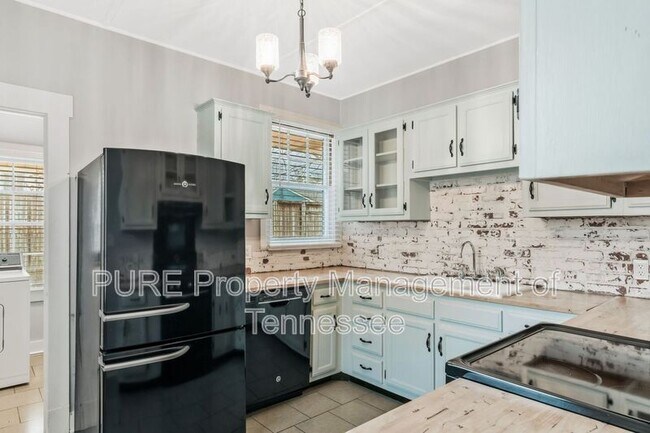 Building Photo - 404 Jones St