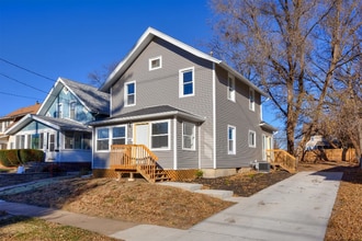 Building Photo - 1332 E Sheridan Ave