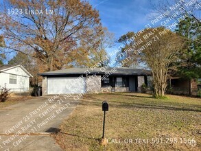 Building Photo - 1923 Linda Ln