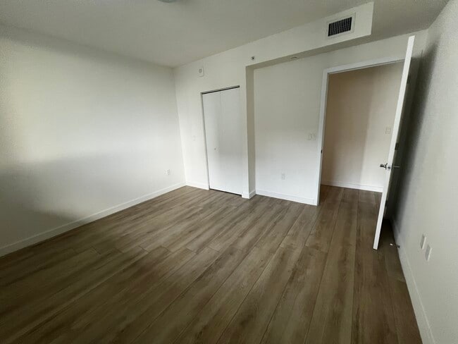 Building Photo - 1354 N Miami Ave