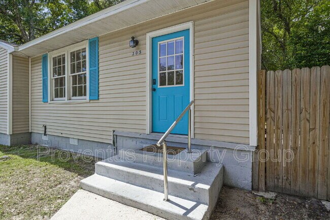 Foto del edificio - 305 Chaseville St