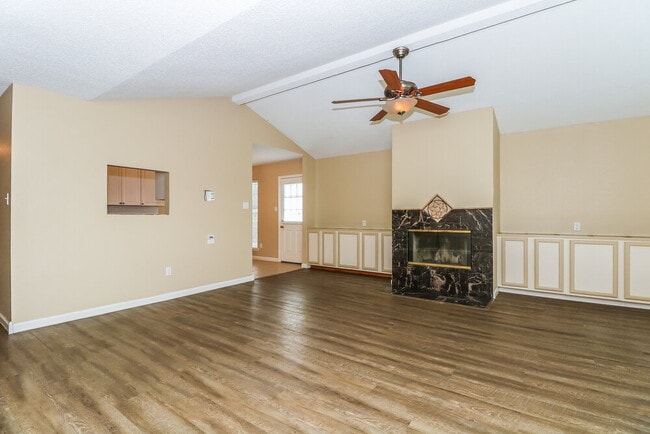 Building Photo - 8145 Waterside Trail