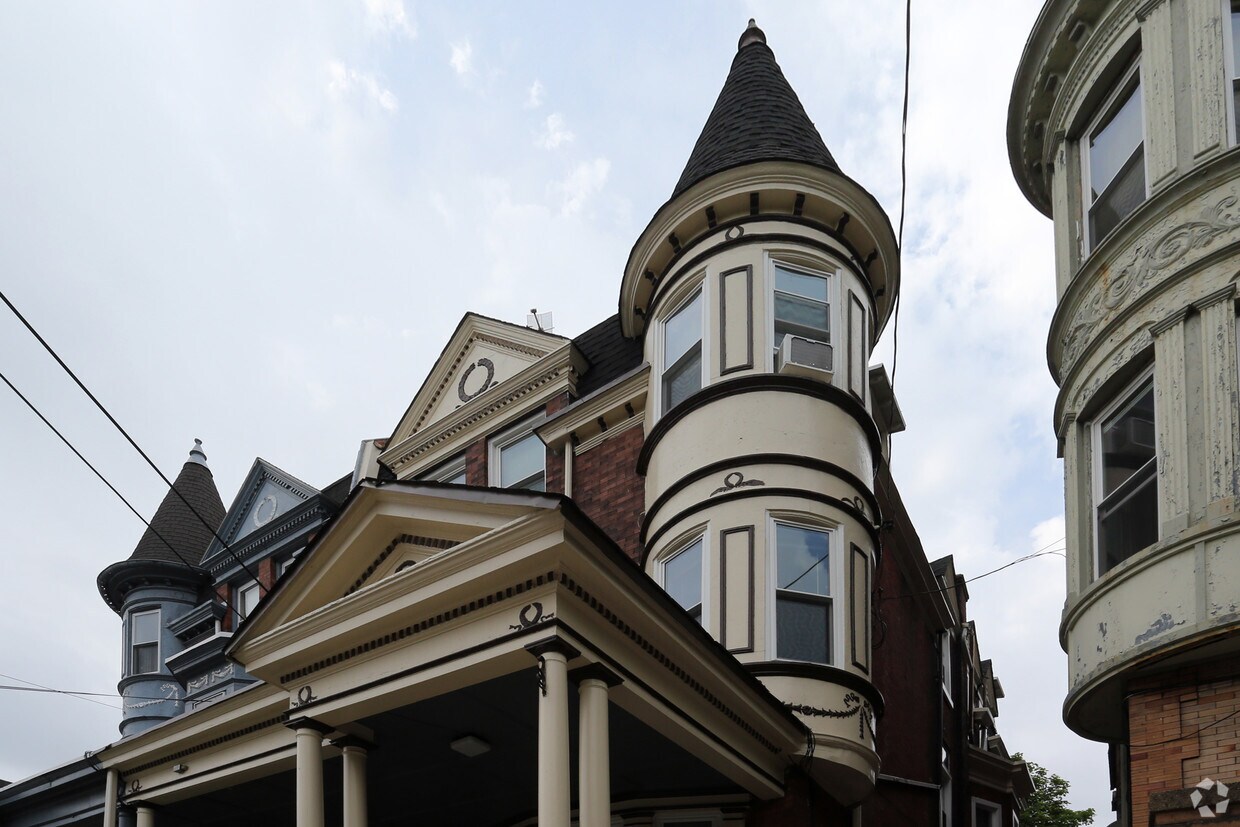 Primary Photo - 4402 Pine Street.