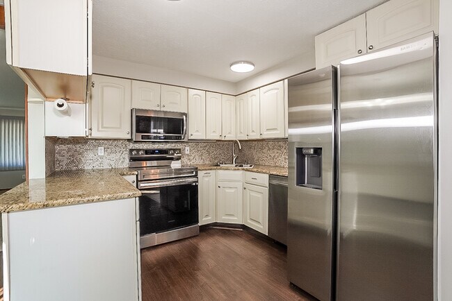 Foto del edificio - 8975 Cambridge Dr