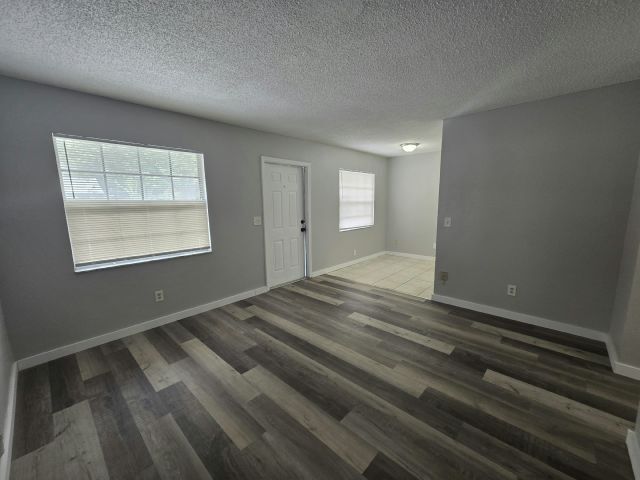Foto del edificio - 3035 66th Ave N