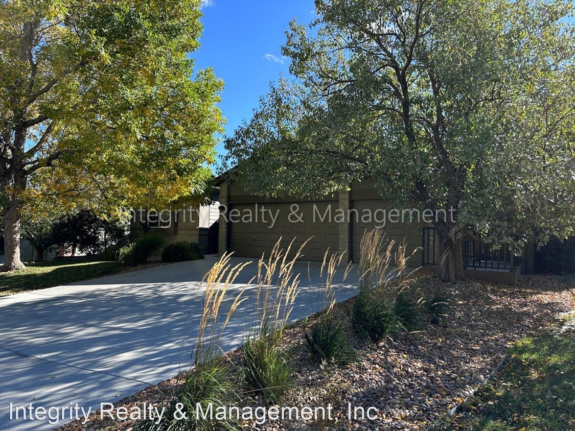 5 br, 3 bath House 4711 S Danube Cir House Rental in Aurora, CO