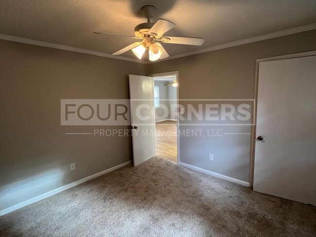 Foto del edificio - Lovely 2 Bedroom 1 Bath Home