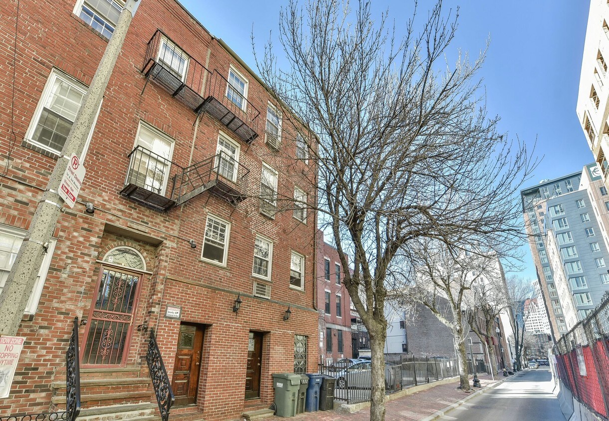 Primary Photo - 89 Hudson St