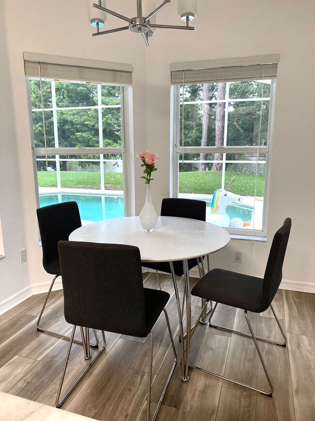 Foto del edificio - 2840 Runyon Cir