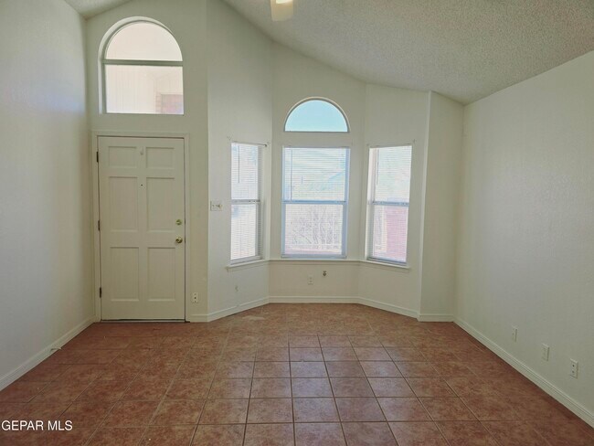 Building Photo - 7219 Oval Rock Dr