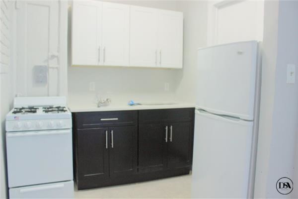 Primary Photo - 330 22nd St