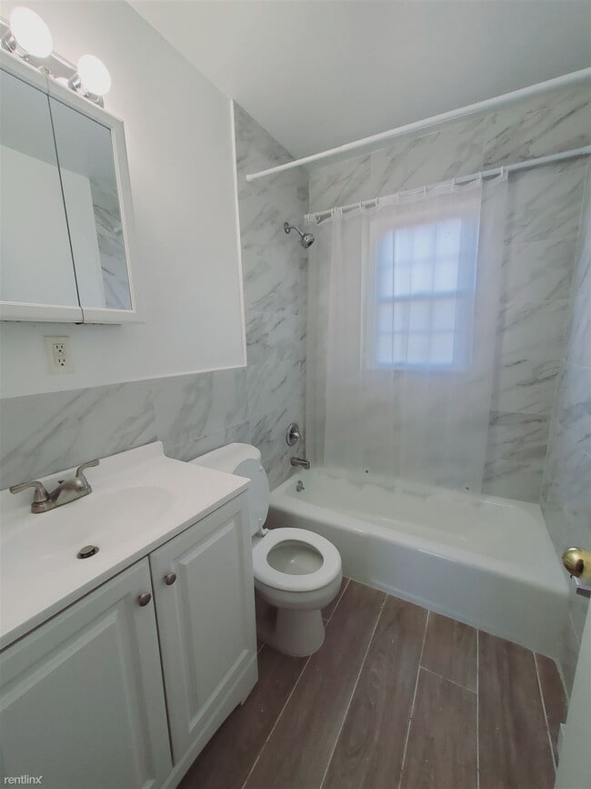 Building Photo - 2 br, 1 bath Condo - 41 Pine Hill Ave Unit 4