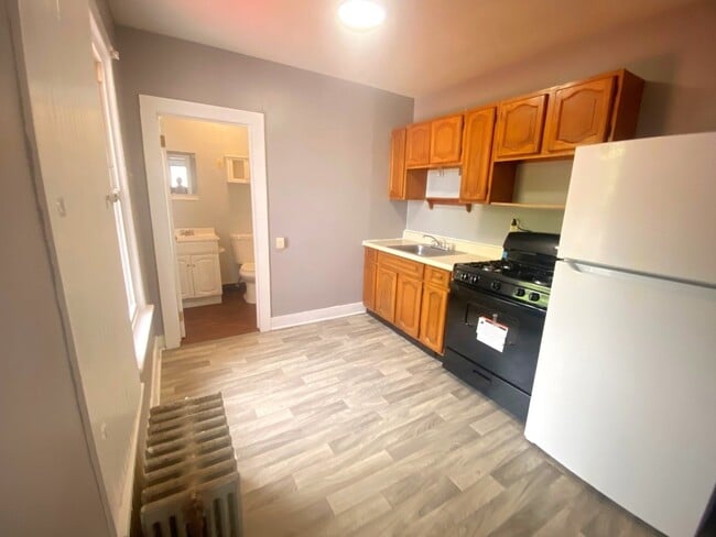 Building Photo - 1140 Vestal Ave