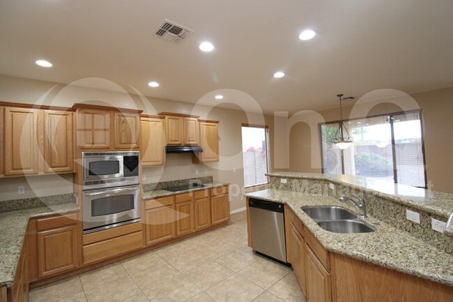 Foto del edificio - 3951 E Ravenswood Dr