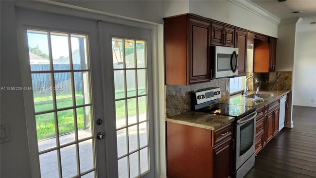 Building Photo - 3 Forest Hills Ln