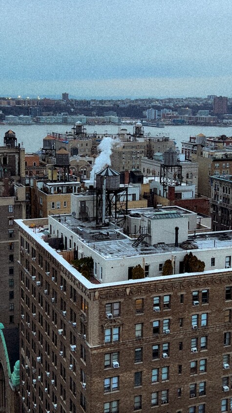 Building Photo - WEST 96 STREET