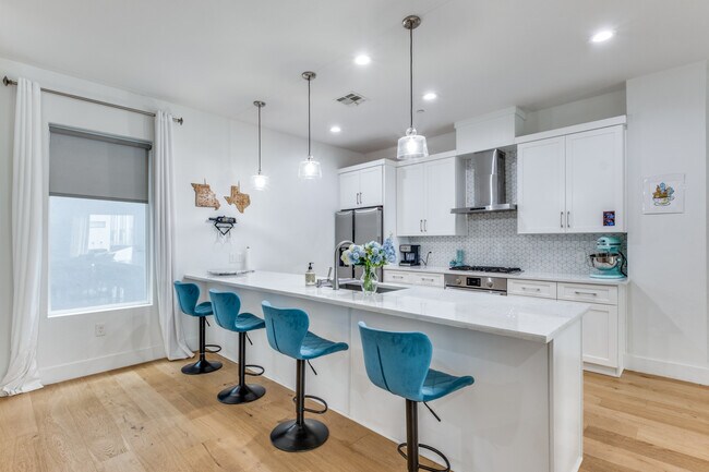 Foto del edificio - 2222 Moser Ave