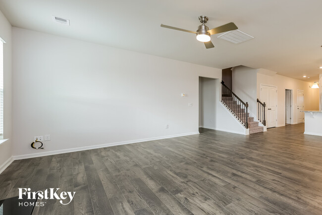 Building Photo - 705 Birchcrest Wy