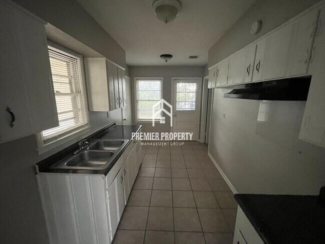 Building Photo - 3763 Brompton Rd