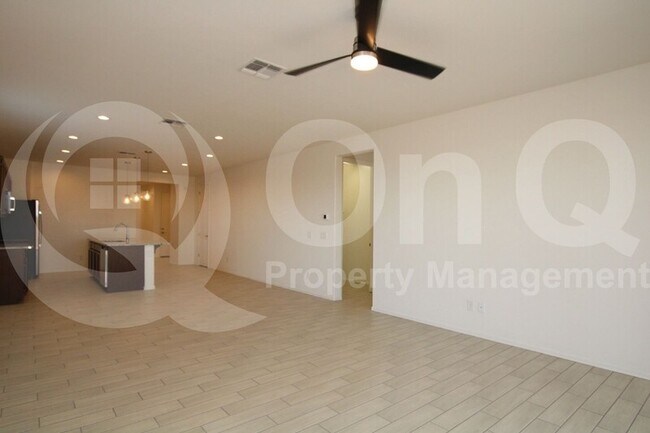 Building Photo - 2068 E Escondido Pl