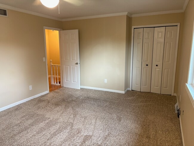 Building Photo - 2312 Darwin Ln