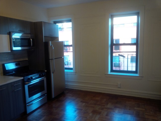 Building Photo - 262 55th St