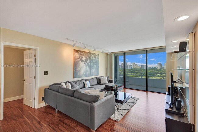 Foto del edificio - 20225 NE 34th Ct