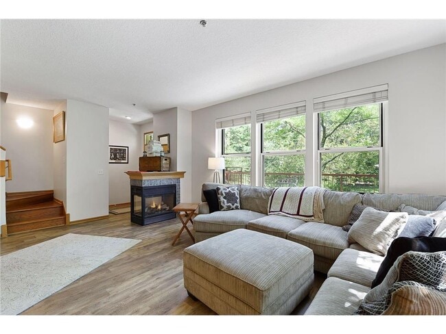 Building Photo - 660 N 2nd St