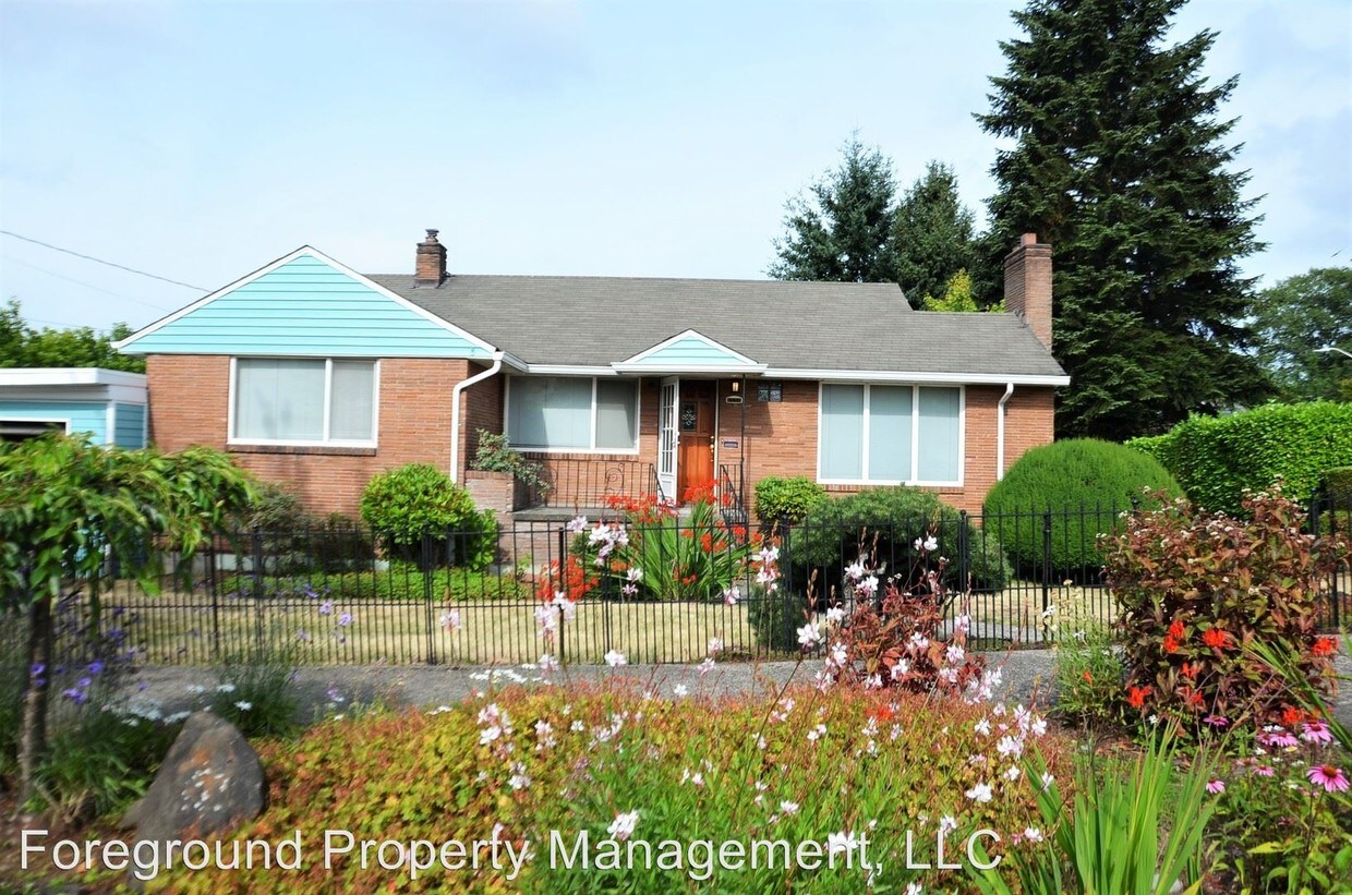 Primary Photo - 5 br, 1.5 bath House - 6559 43rd Ave NE