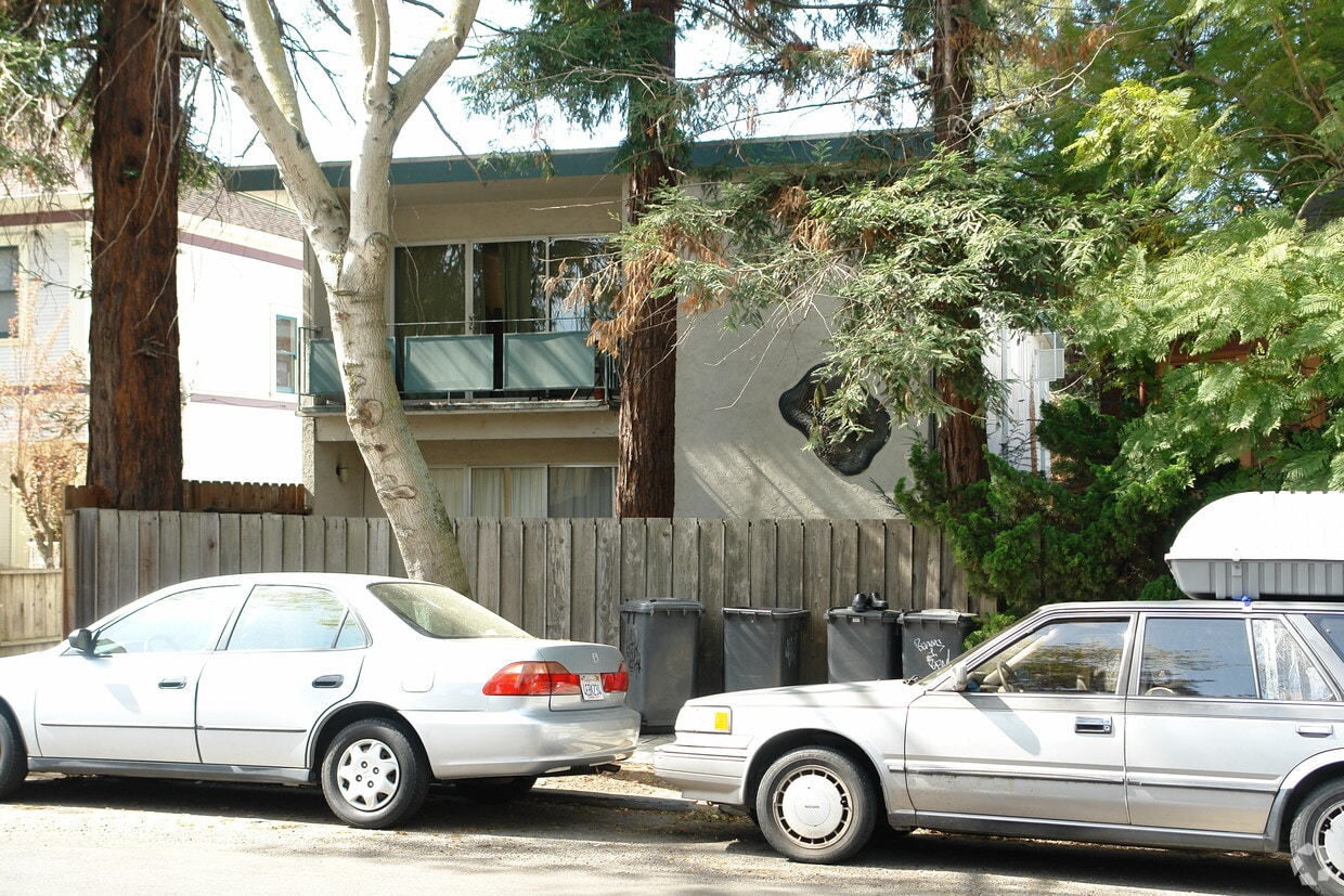 Building Photo - 1426 Martin Luther King Jr Way