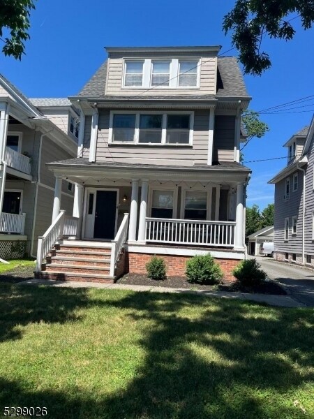 Primary Photo - 16 Summit Ave