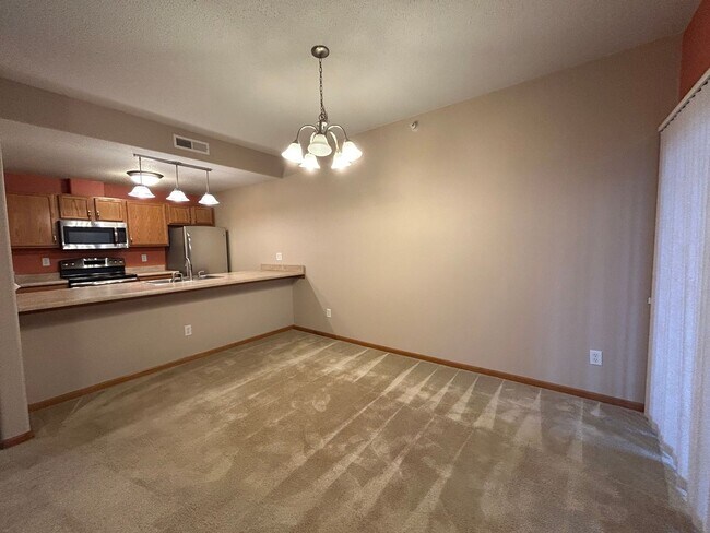 Foto del edificio - $1325 | 2 Bedroom, 2 Bathroom Condo | Pet ...