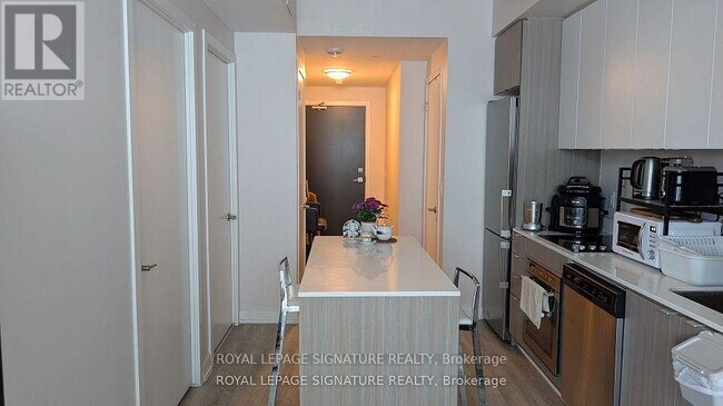 Photo du bâtiment - 5220-5220 Dundas St