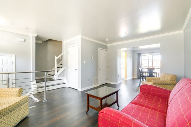 Building Photo - 3 Joyceton Terrace