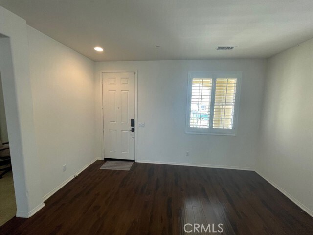 Building Photo - 29150 Edgewood Dr
