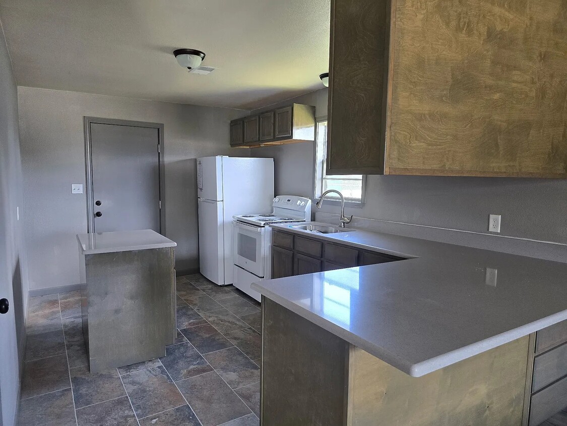 Perfect place to cook - 3316 6th St