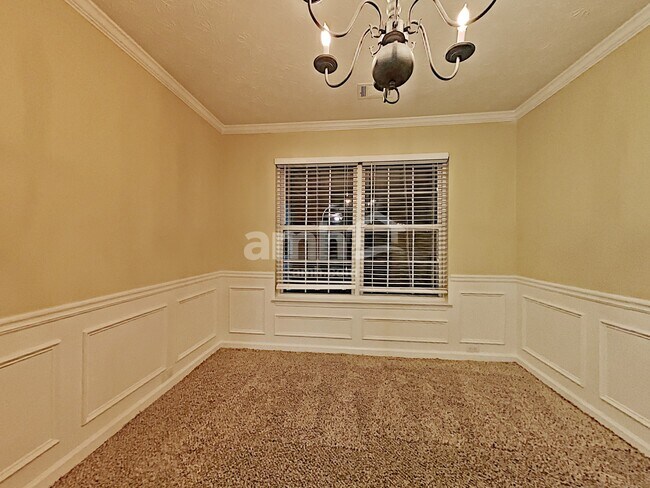 Foto del edificio - 5815 Millstone Dr