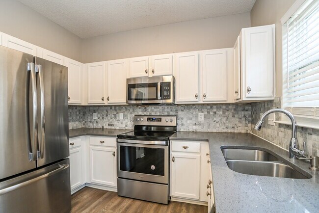 Foto del edificio - 12814 English Walnut Ln