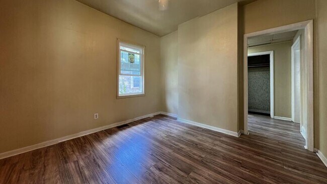 Building Photo - 1047 Beech Ave